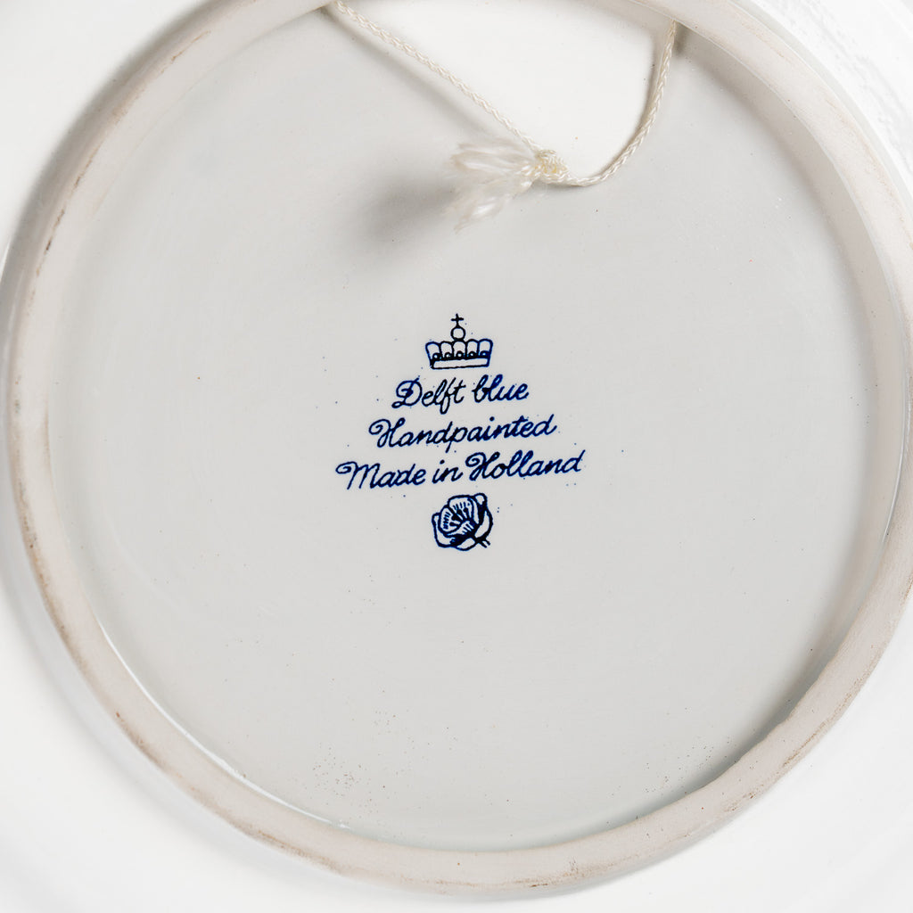 Delft-Style Blue & White Wall Plate – Floral Basket Design