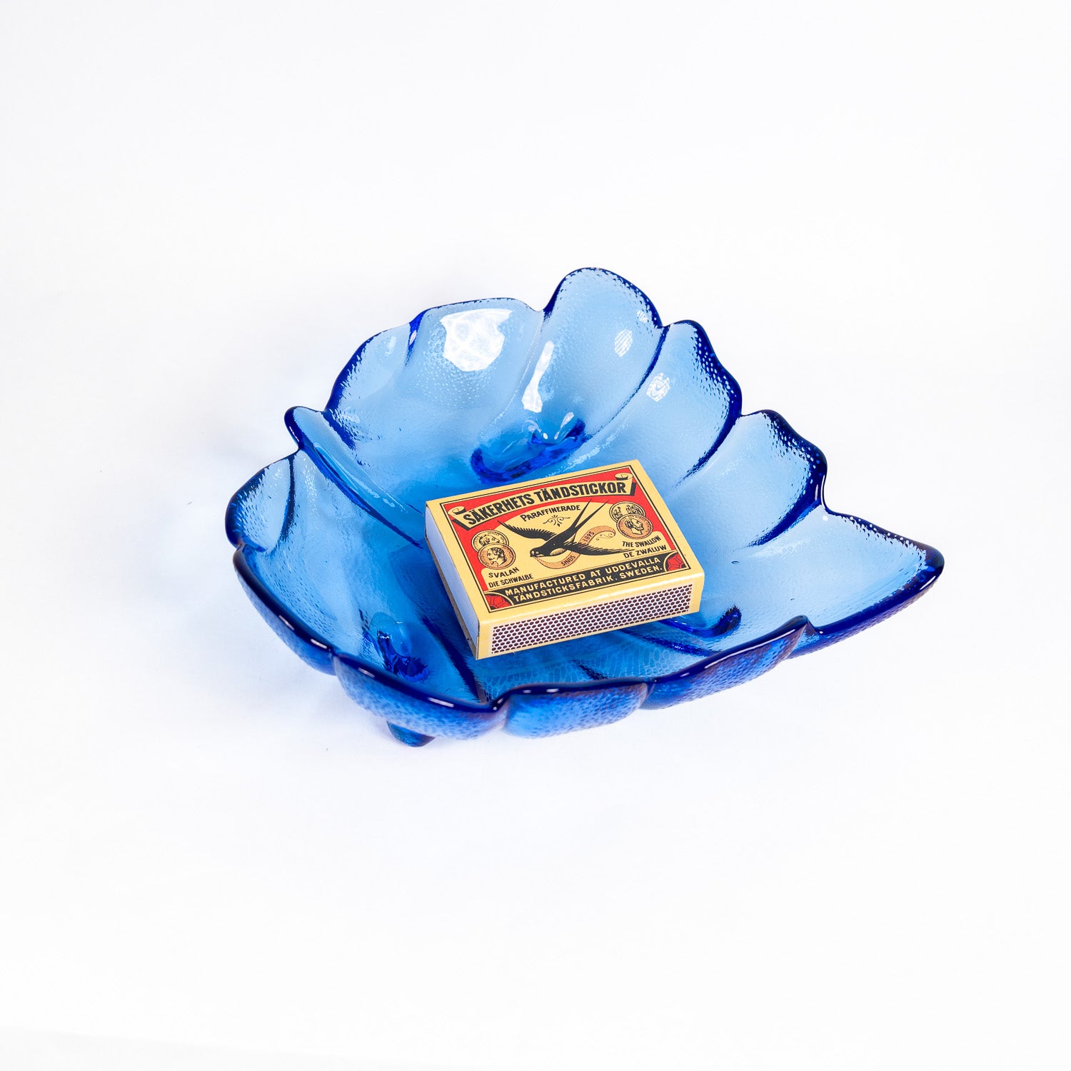 Set of Two Cobalt Blue Glass Leaf Bowls – Vintage European Pressed Glass